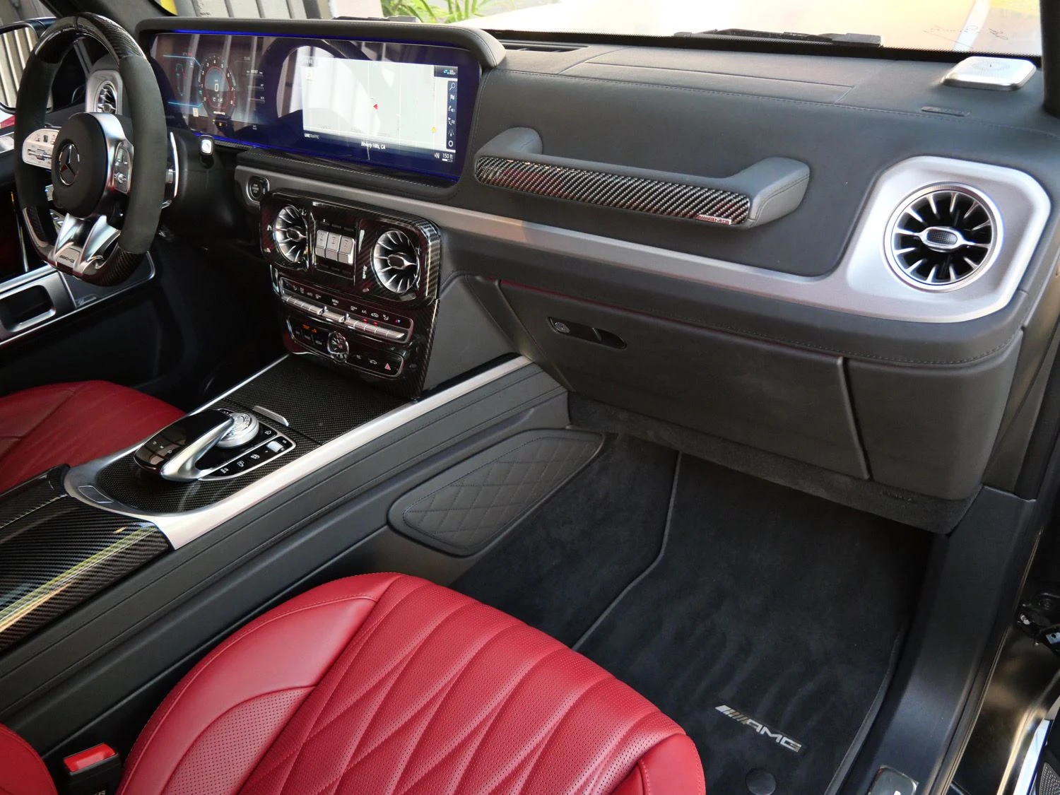 2024 Mercedes-AMG G 63 interior, Classic Red/Black