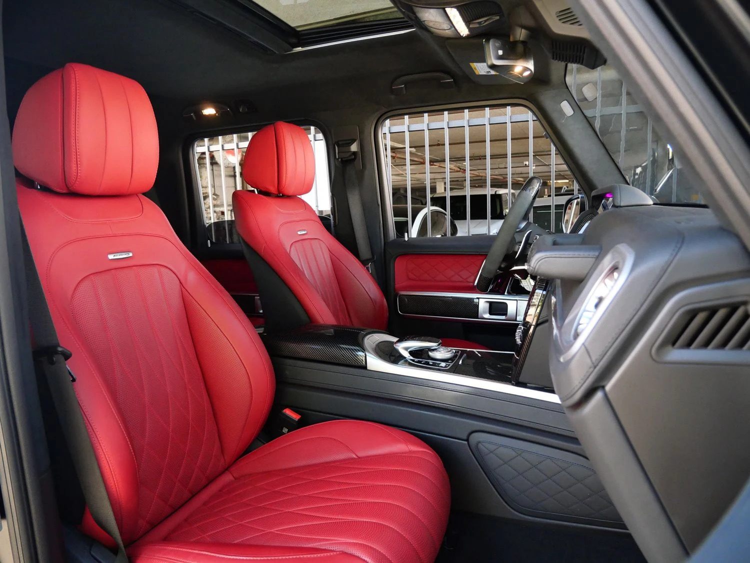 2024 Mercedes-AMG G 63 interior, seats, Classic Red/Black