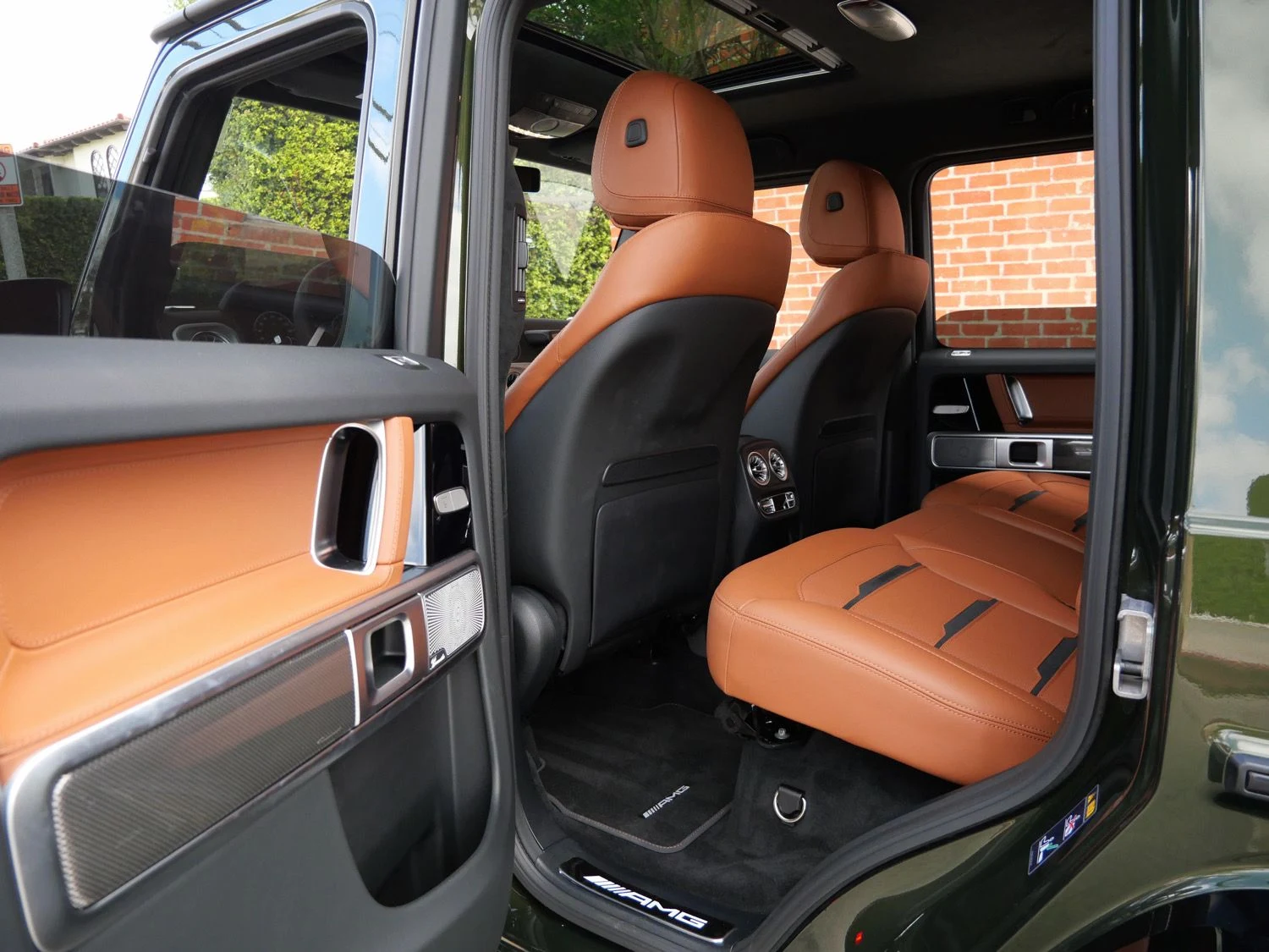 2026 Mercedes-AMG G 63 interior, seats, Saddle Brown/Black
