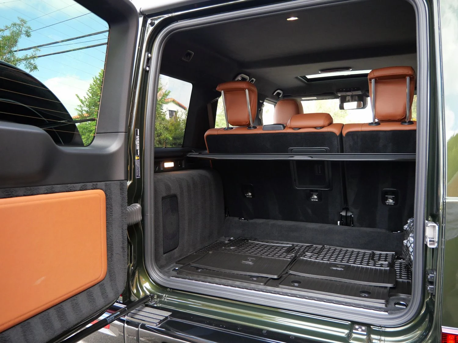 2026 Mercedes-AMG G 63 interior, seats, Saddle Brown/Black