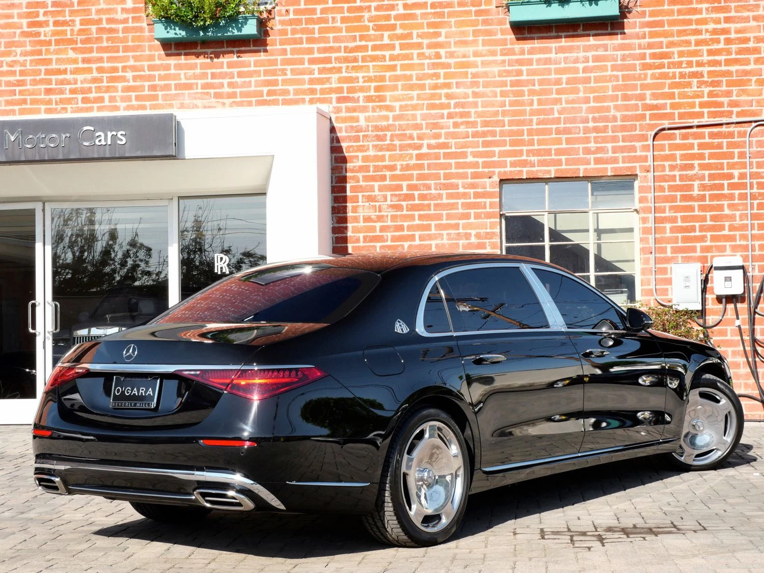 2024 Mercedes-Maybach S 580, rear three-quarter view, Black