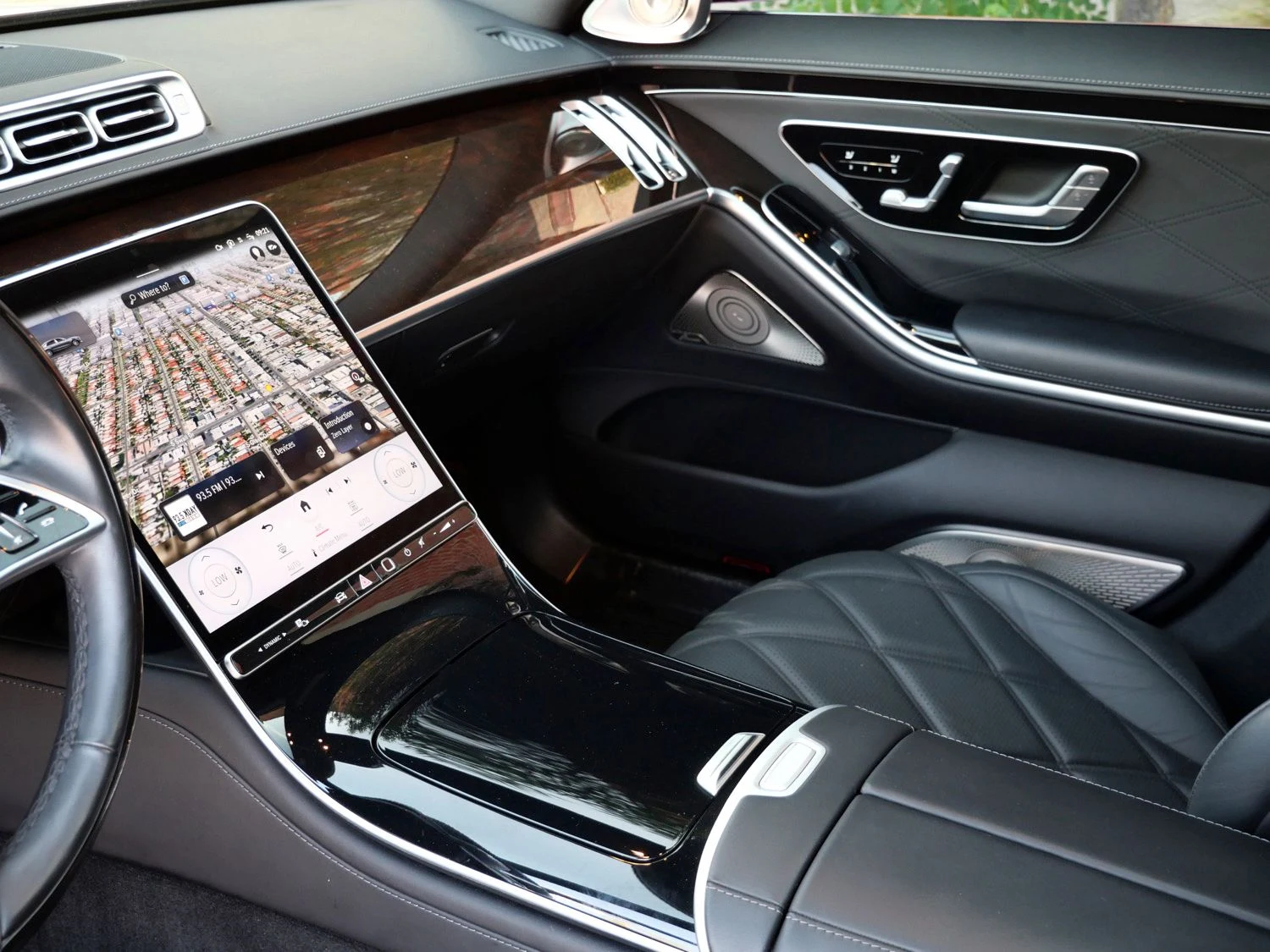 2024 Mercedes-Maybach S 580 interior, Black