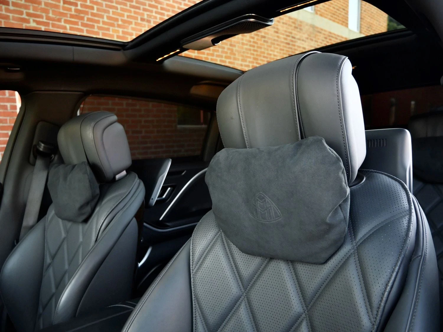 2024 Mercedes-Maybach S 580 interior, seats, Black