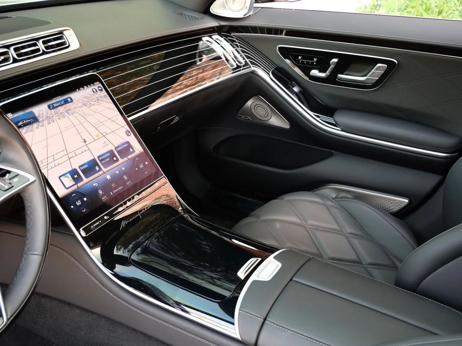 2024 Mercedes-Maybach S 680 interior, Black