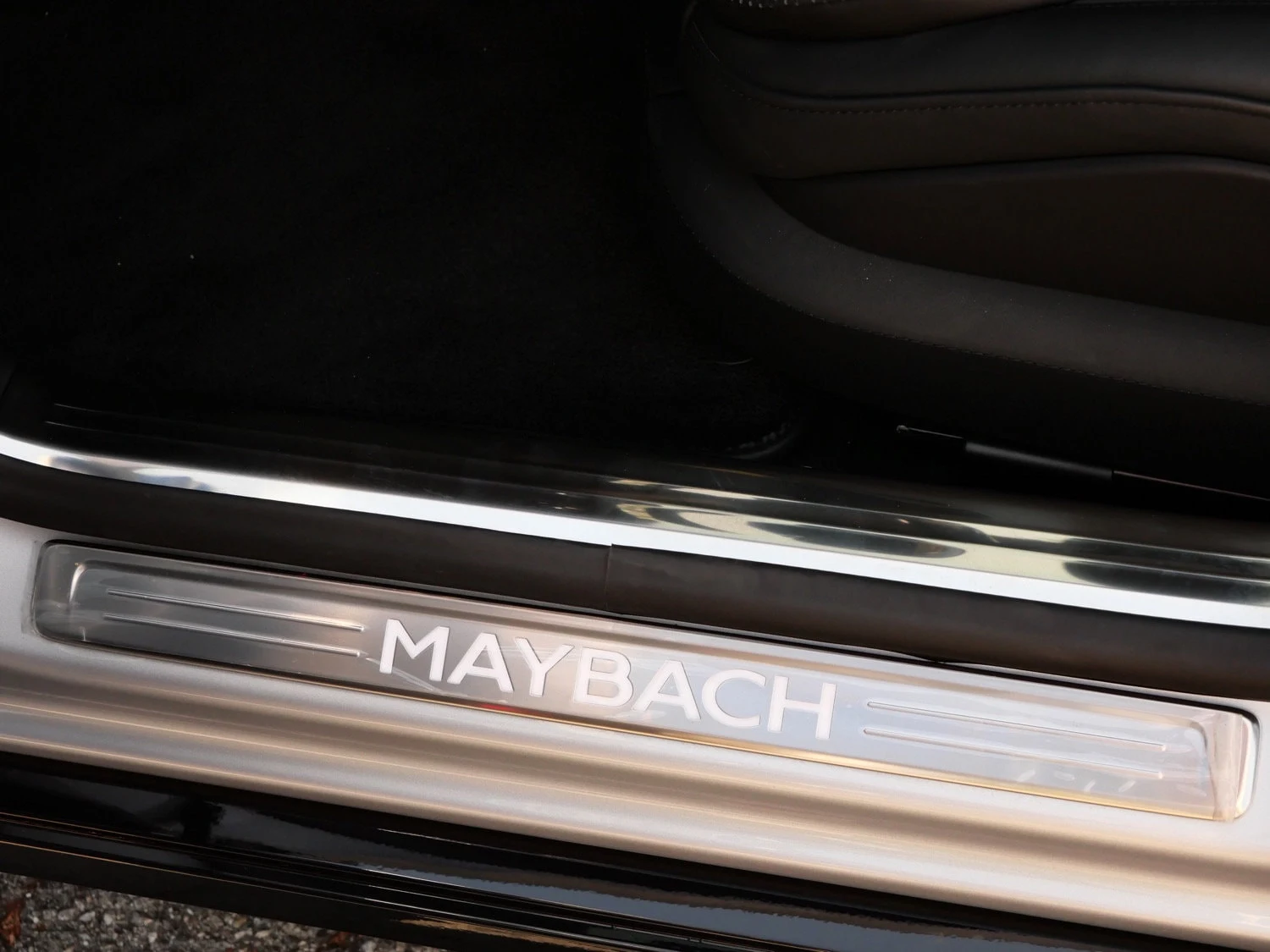 2024 Mercedes-Maybach S 680 interior, door sill, Black