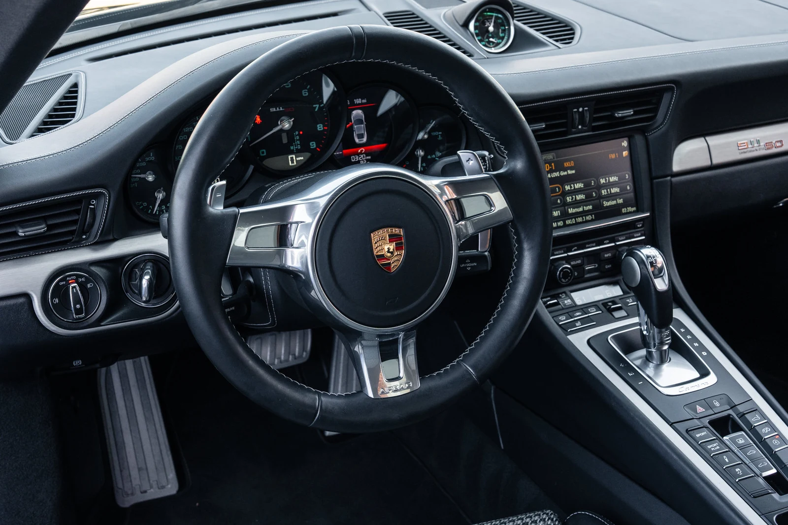 2014 Porsche 911 50th Anniversary Edition interior, Black