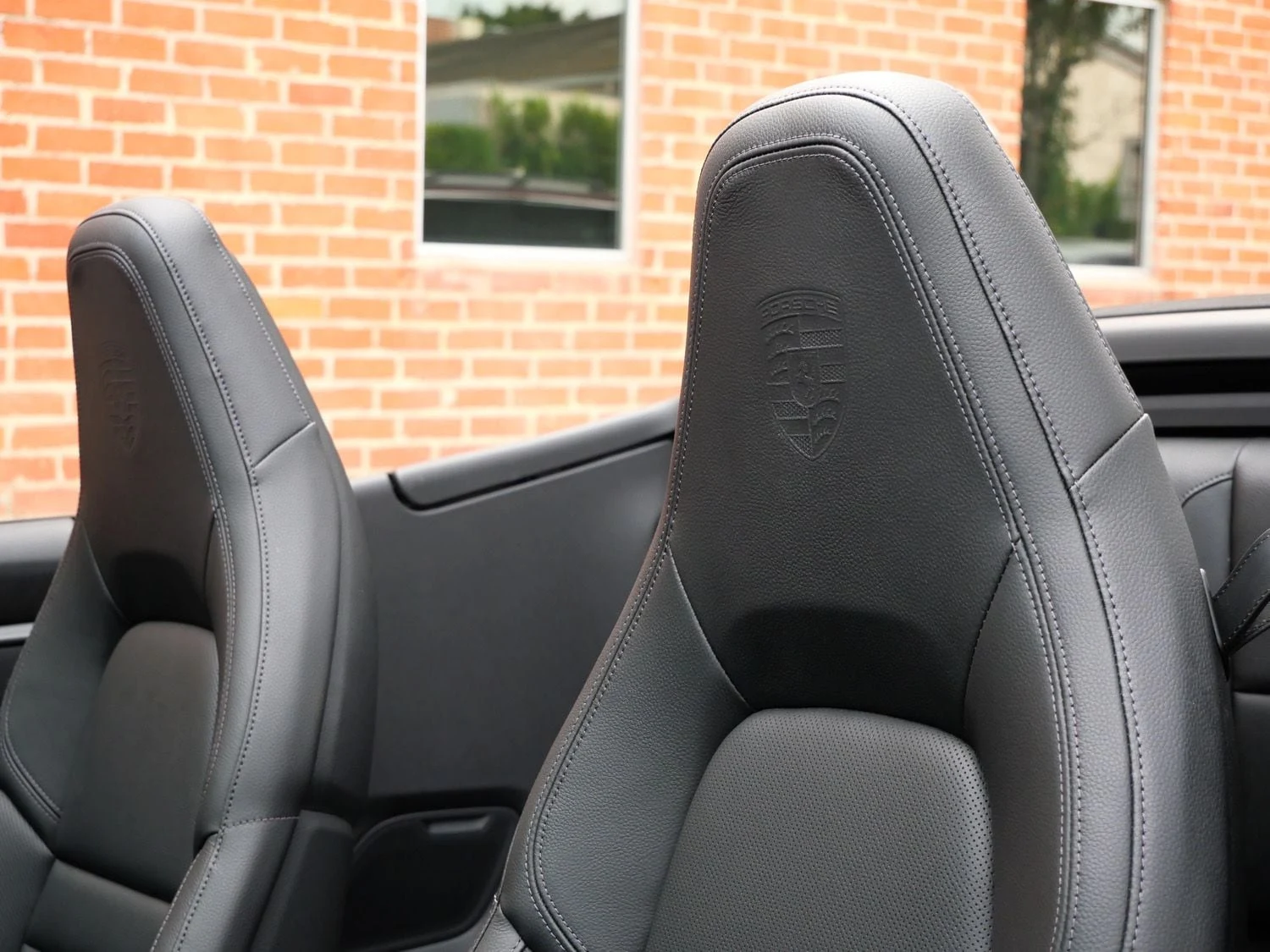 2025 Porsche 911 Carrera Cabriolet interior, seats, Black