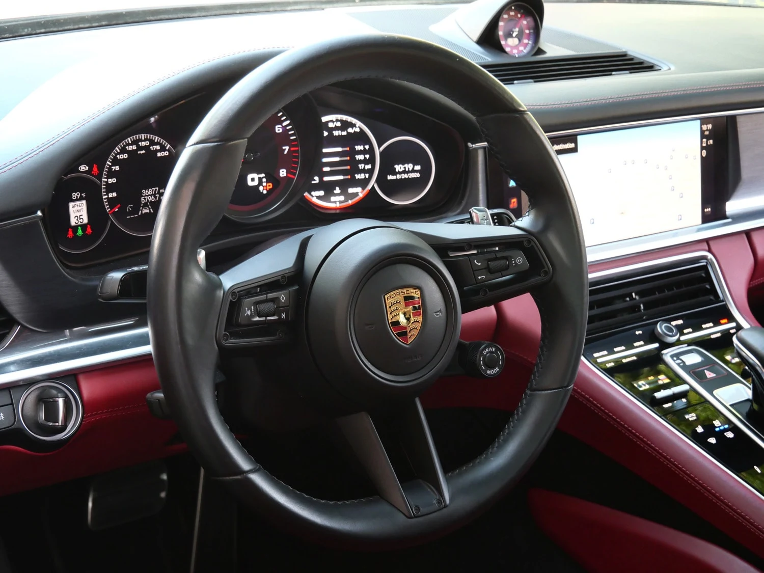 2022 Porsche Panamera GTS interior, Black/Bordeaux Red