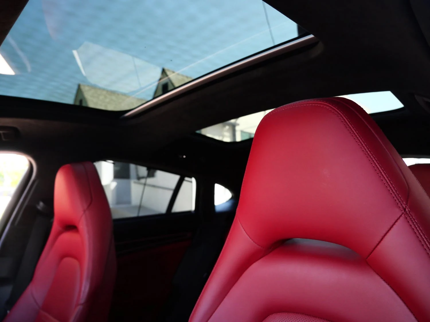2022 Porsche Panamera GTS interior, seats, Black/Bordeaux Red