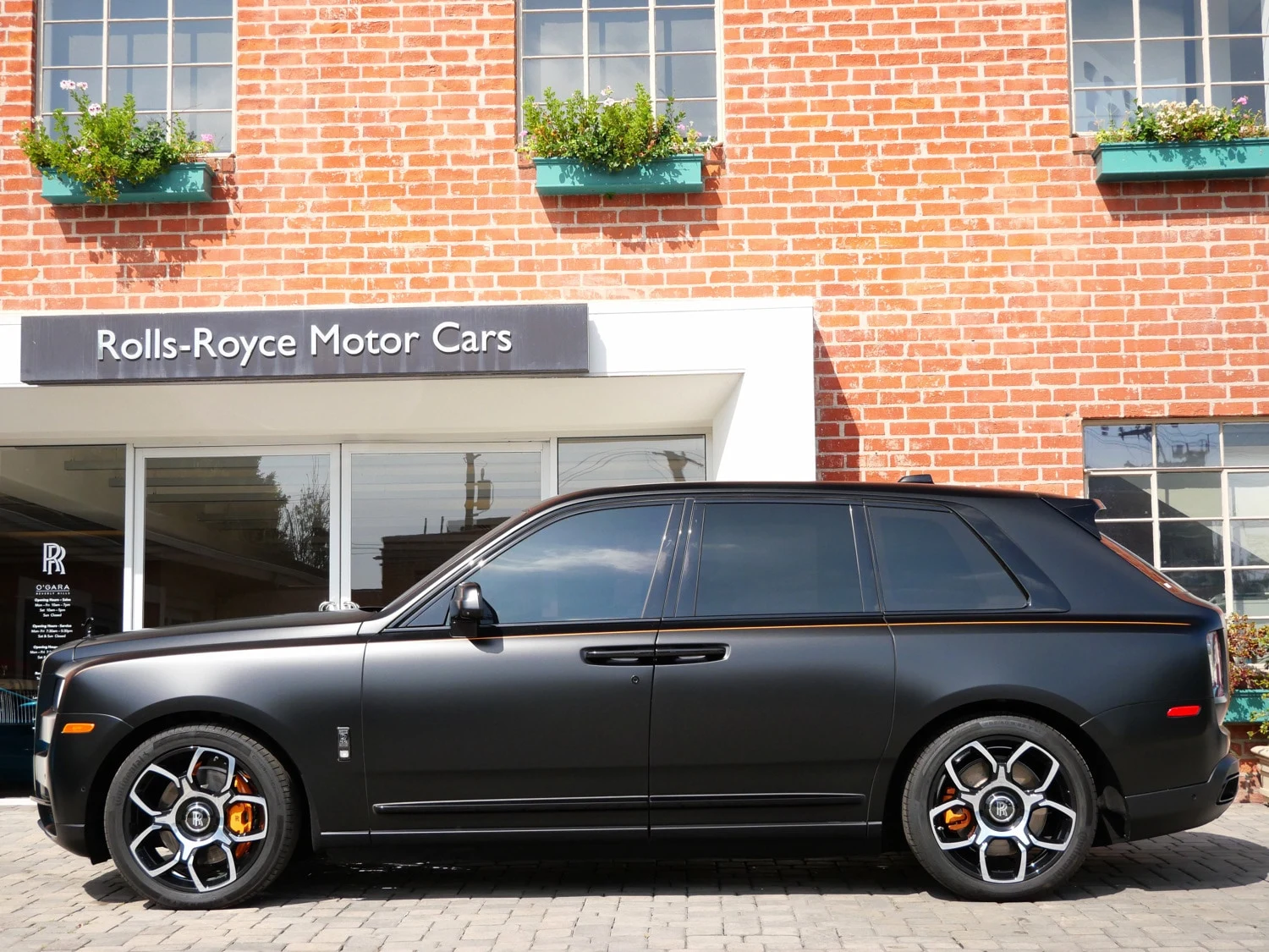 2023 Rolls-Royce Black Badge Cullinan for sale, exterior, Black