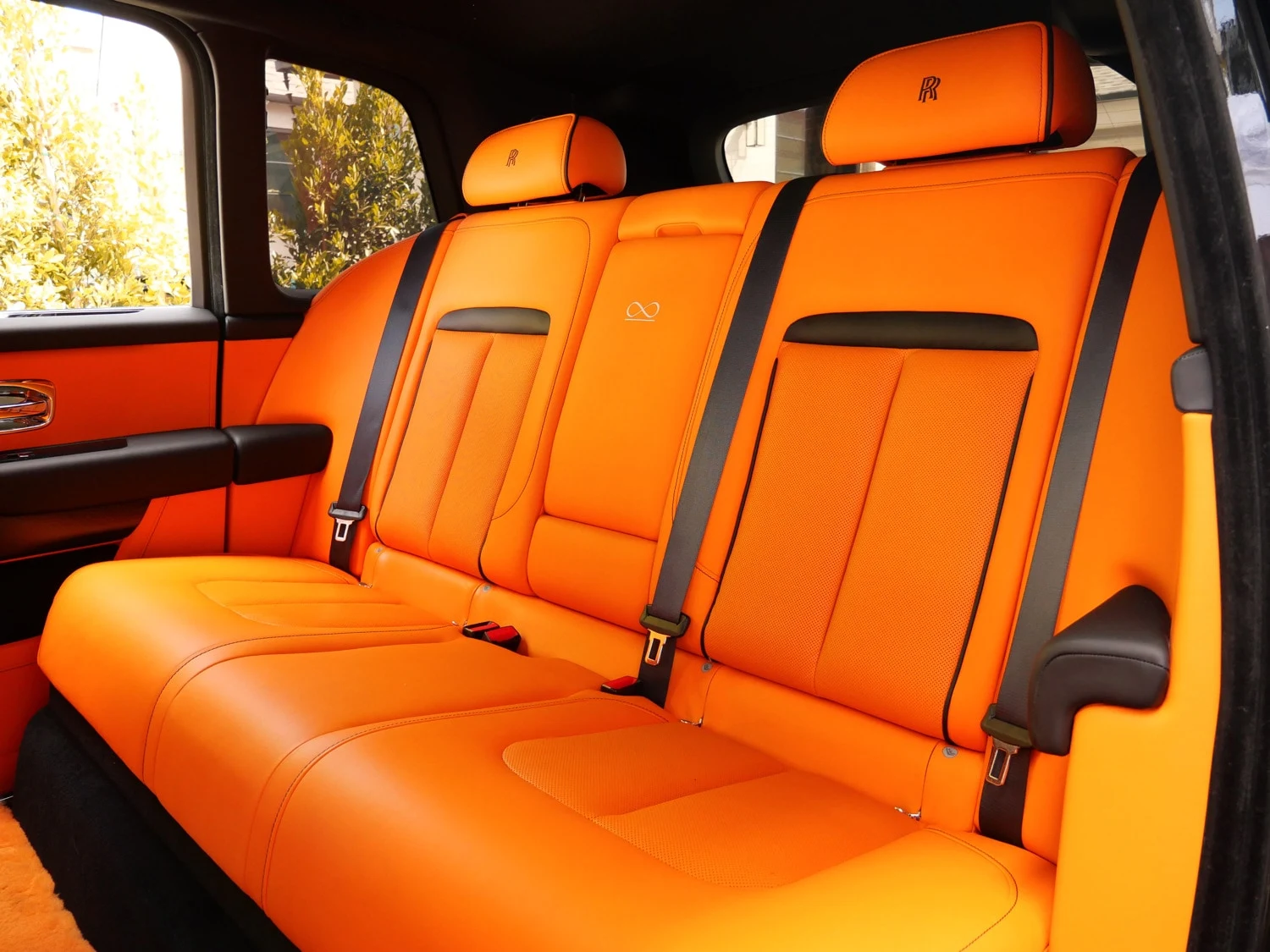 2023 Rolls-Royce Black Badge Cullinan interior, seats, Mandarin