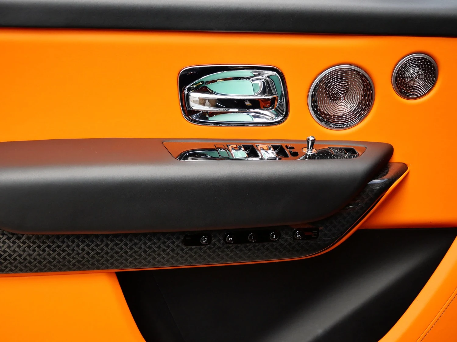 2023 Rolls-Royce Black Badge Cullinan interior, door panel, Mandarin