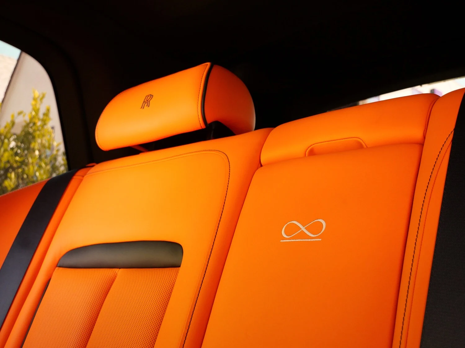 2023 Rolls-Royce Black Badge Cullinan interior, seats, Mandarin