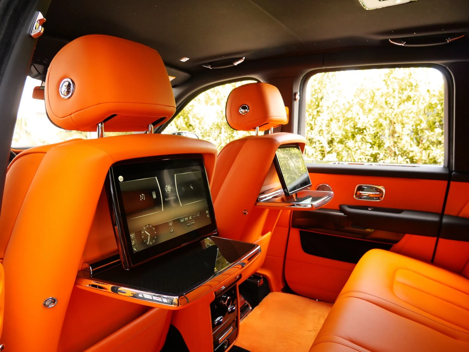 2023 Rolls-Royce Black Badge Cullinan interior, seats, Mandarin