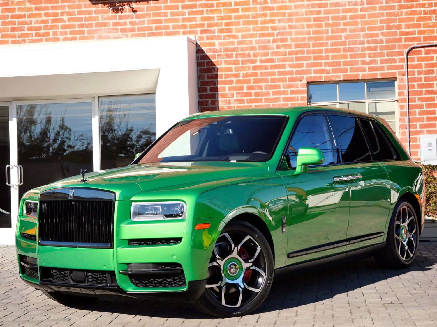 2023 Rolls-Royce Black Badge Cullinan for sale, exterior, Green