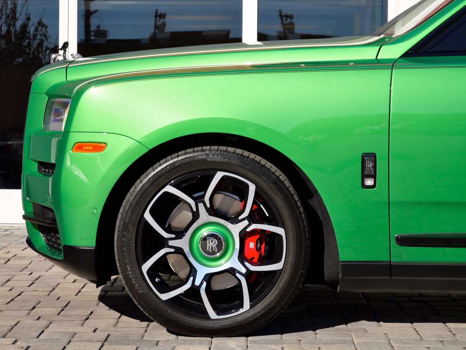 2023 Rolls-Royce Black Badge Cullinan for sale, exterior, Green