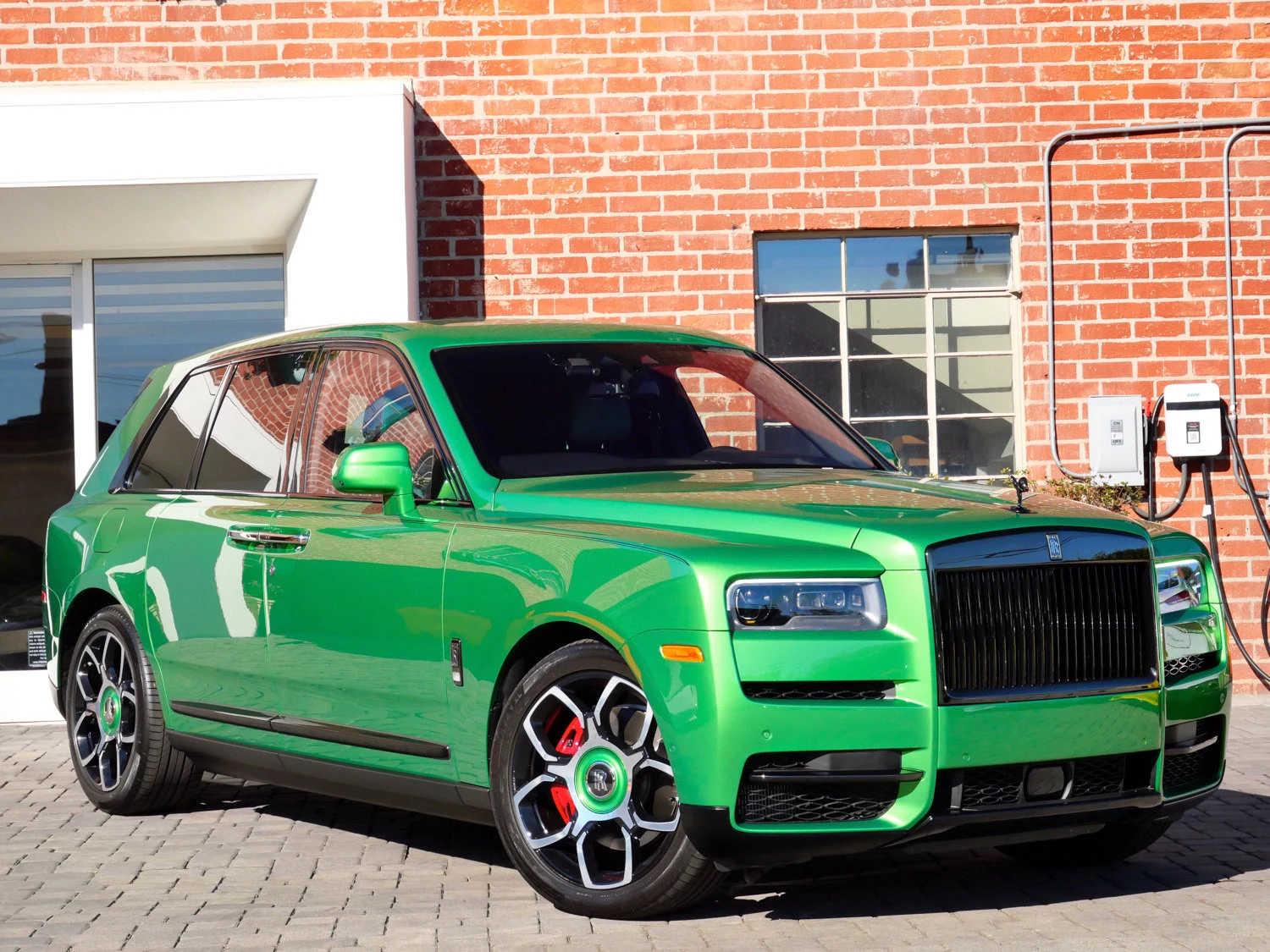 2023 Rolls-Royce Black Badge Cullinan for sale, exterior, Green