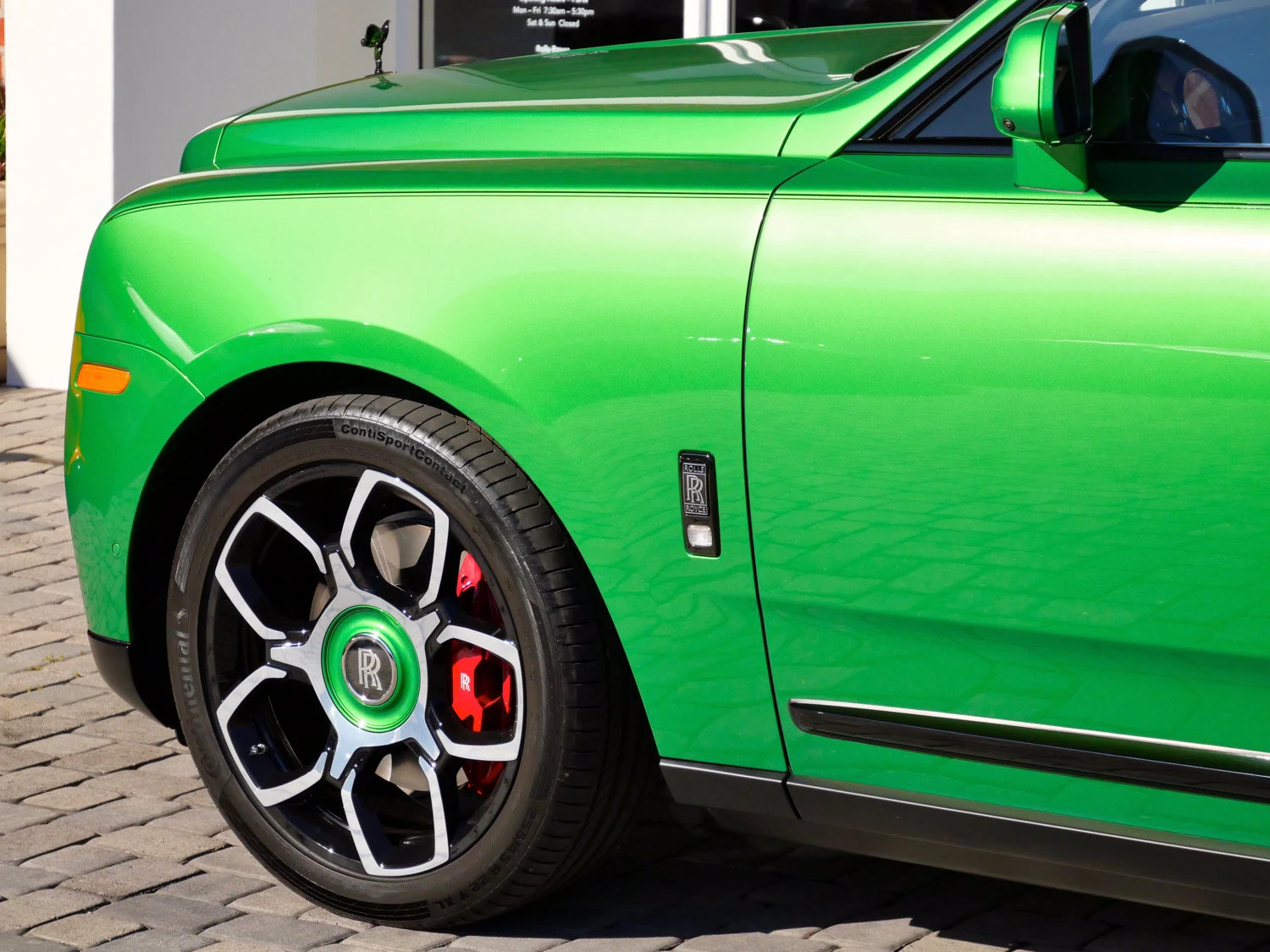 2023 Rolls-Royce Black Badge Cullinan for sale, exterior, Green