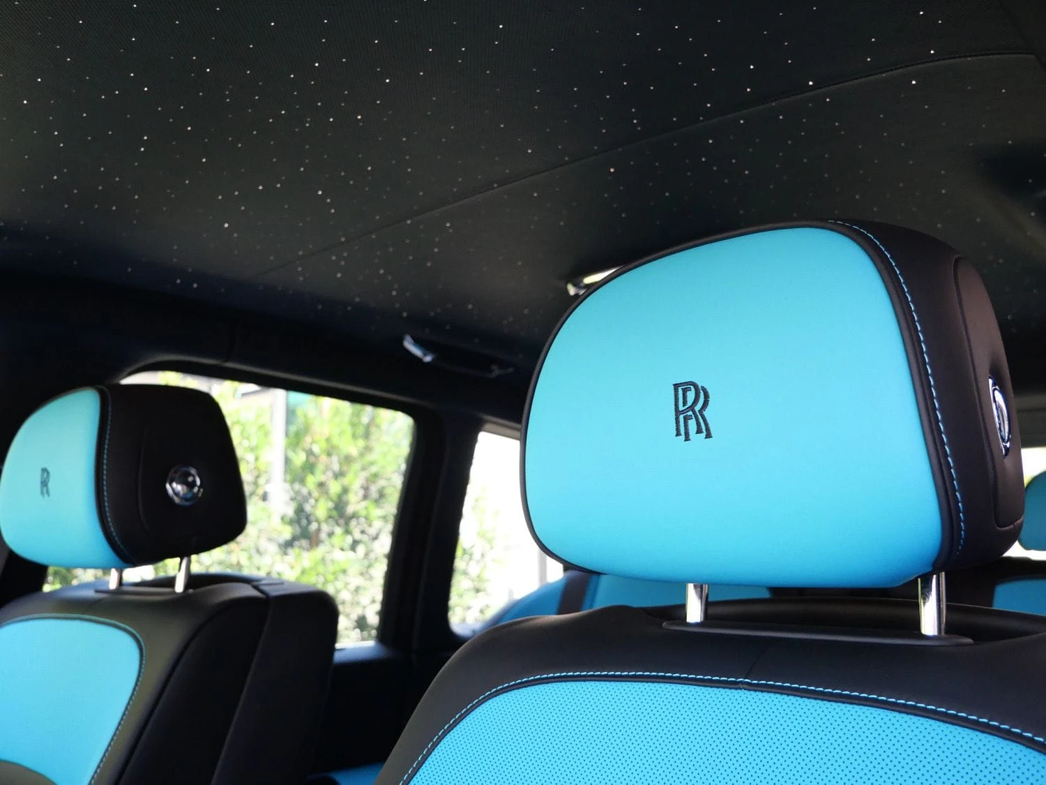 2027 Rolls-Royce Black Badge Cullinan interior, seats, Turchese