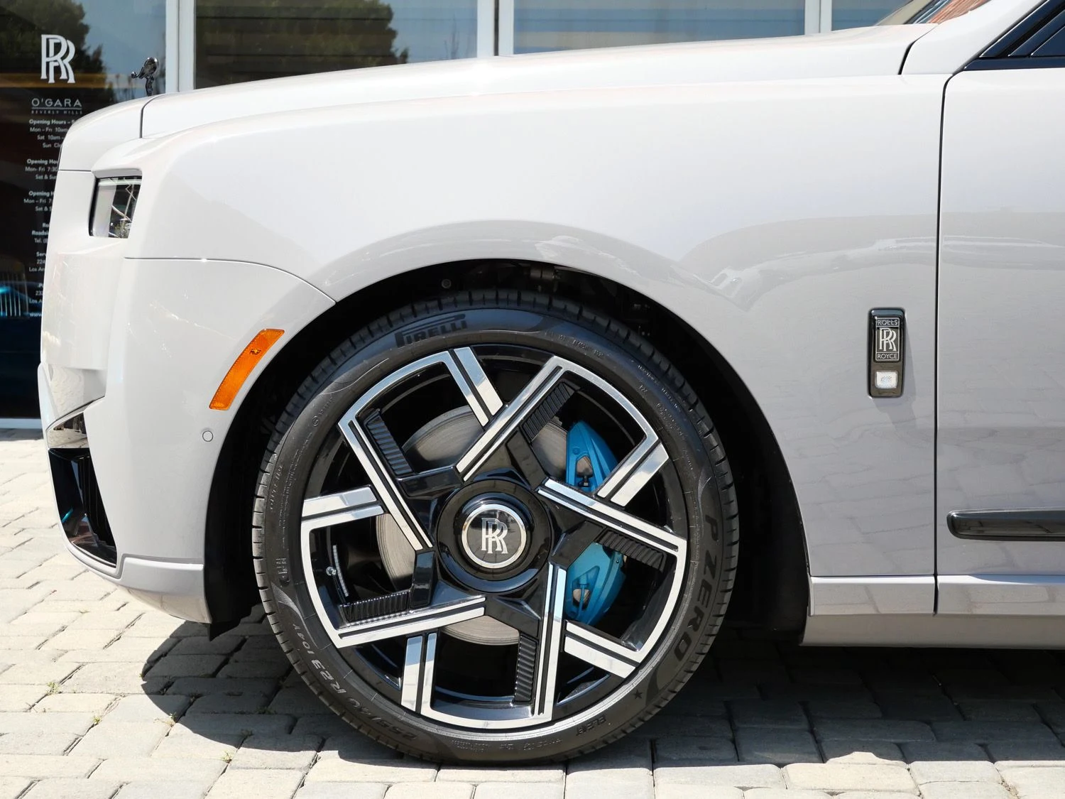 2027 Rolls-Royce Black Badge Cullinan wheel