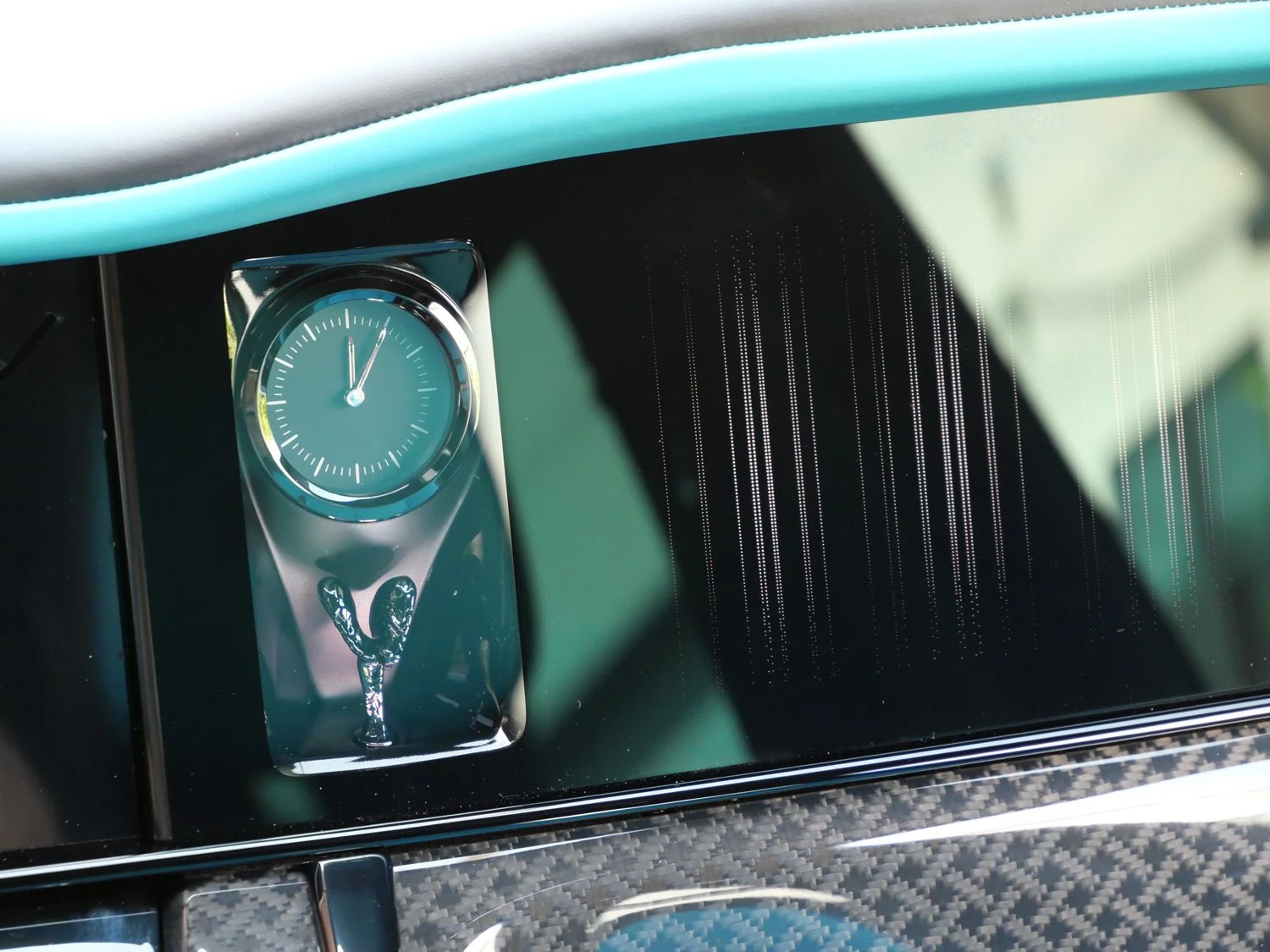 2027 Rolls-Royce Black Badge Cullinan interior, Turchese