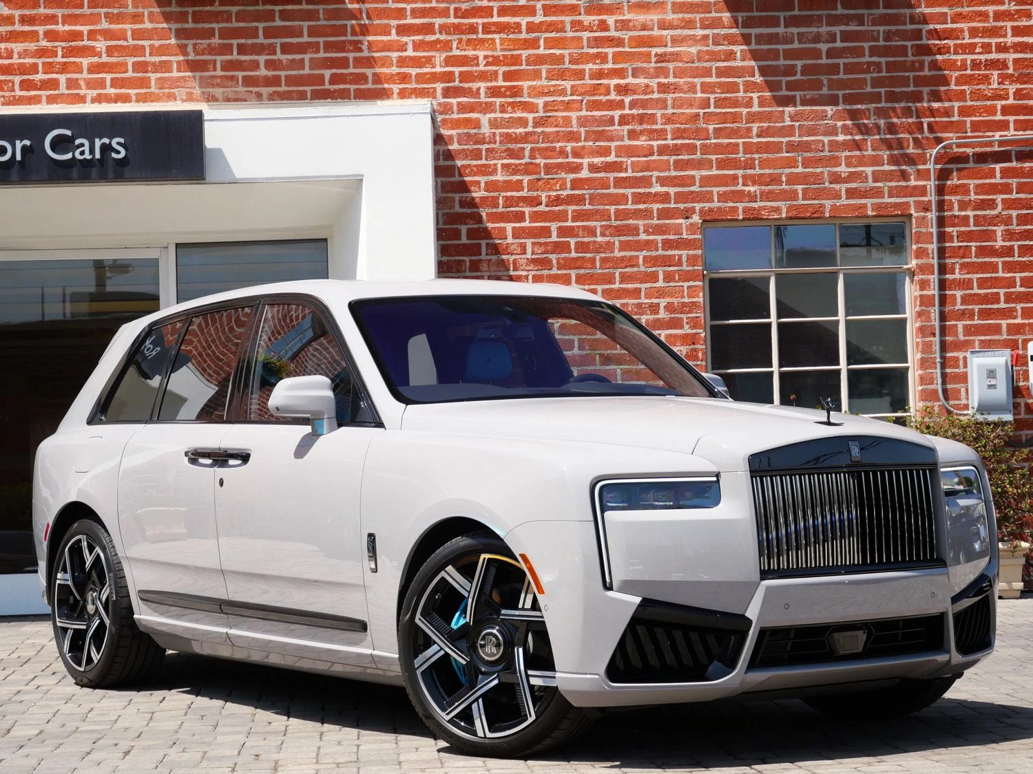 2027 Rolls-Royce Black Badge Cullinan for sale, exterior, Grey