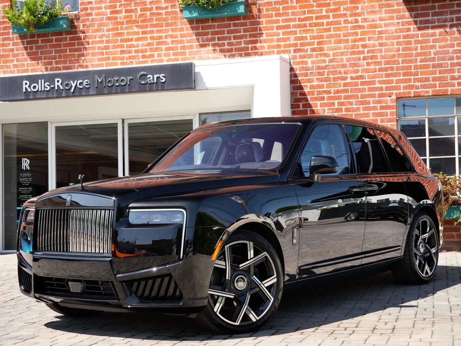 2027 Rolls-Royce Black Badge Cullinan for sale in Beverly Hills, California