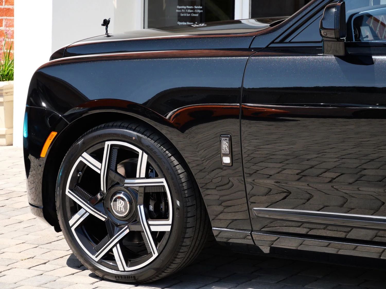2027 Rolls-Royce Black Badge Cullinan for sale, exterior, Black