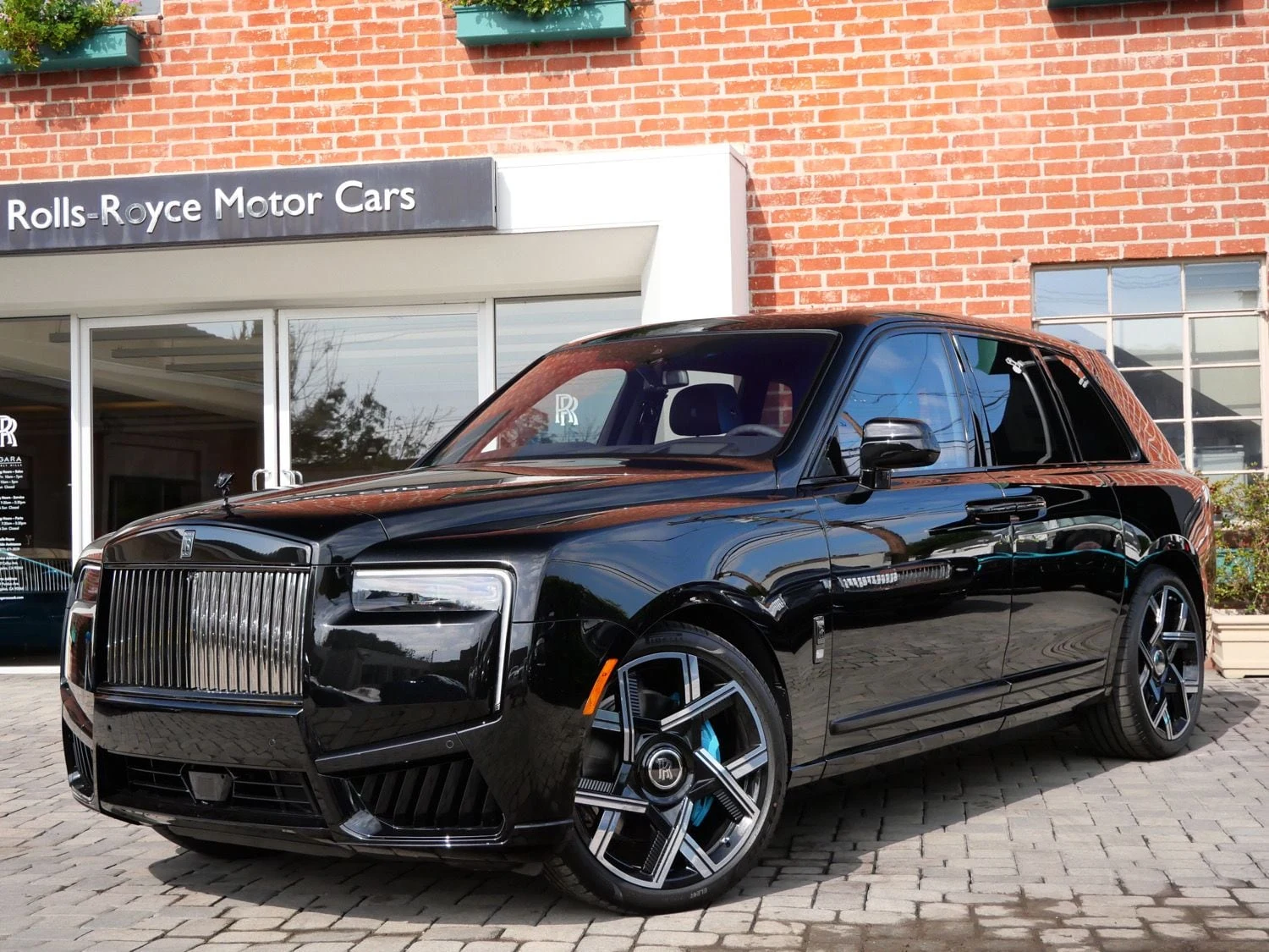 2027 Rolls-Royce Black Badge Cullinan for sale, exterior, Black