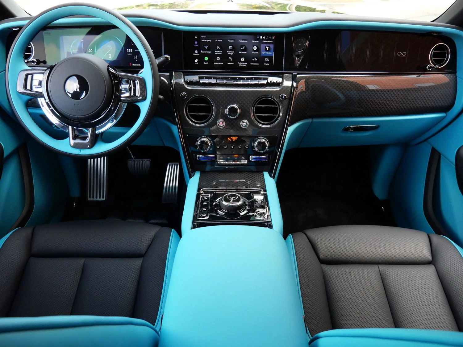 2027 Rolls-Royce Black Badge Cullinan interior, Turchese