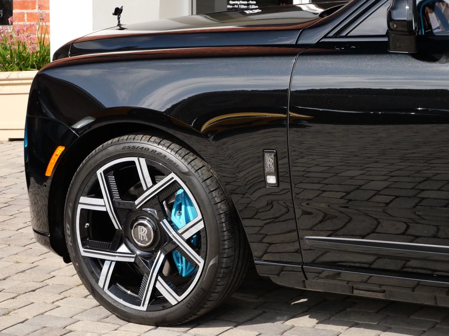 2027 Rolls-Royce Black Badge Cullinan for sale, exterior, Black