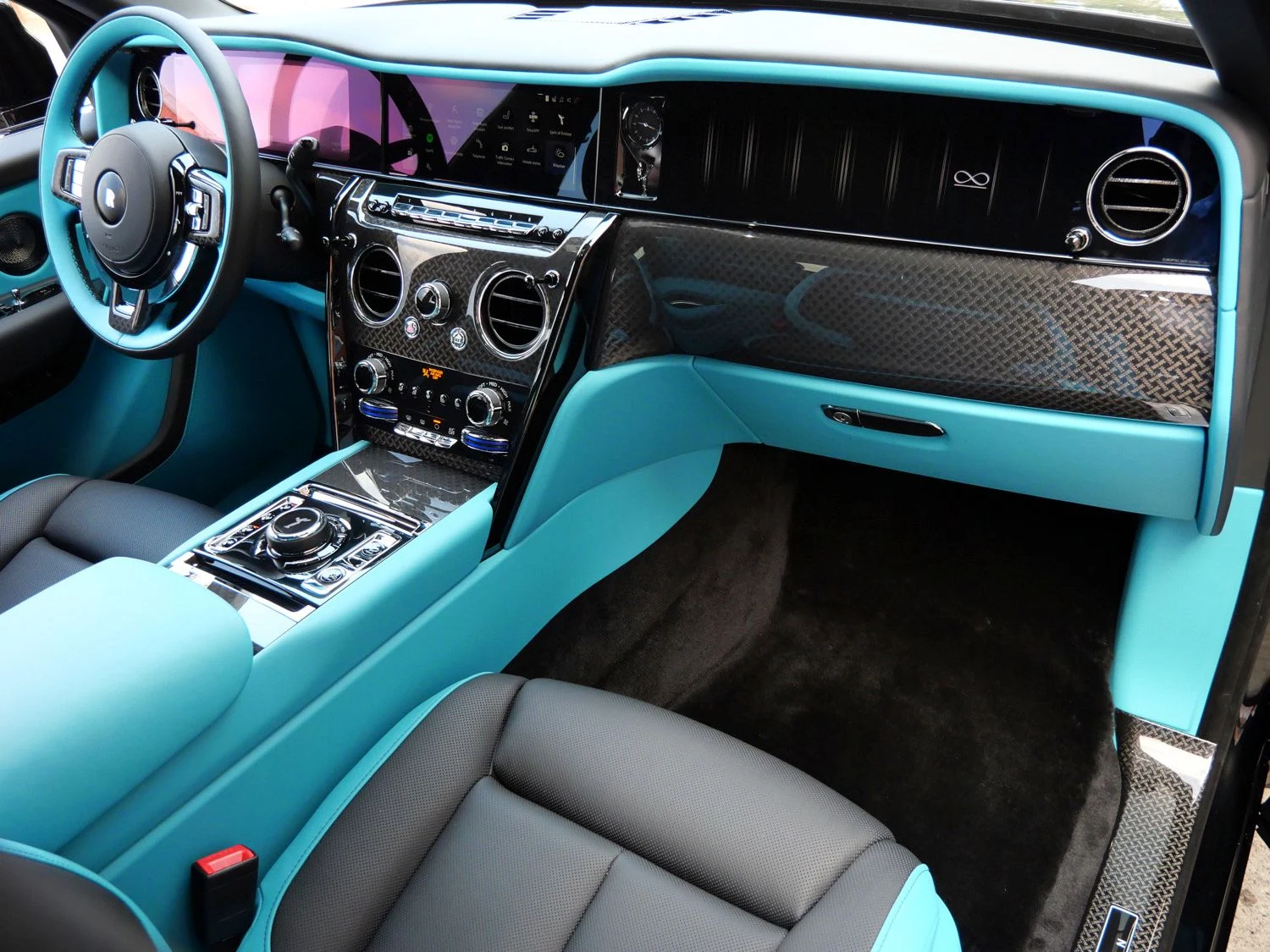 2027 Rolls-Royce Black Badge Cullinan interior, Turchese