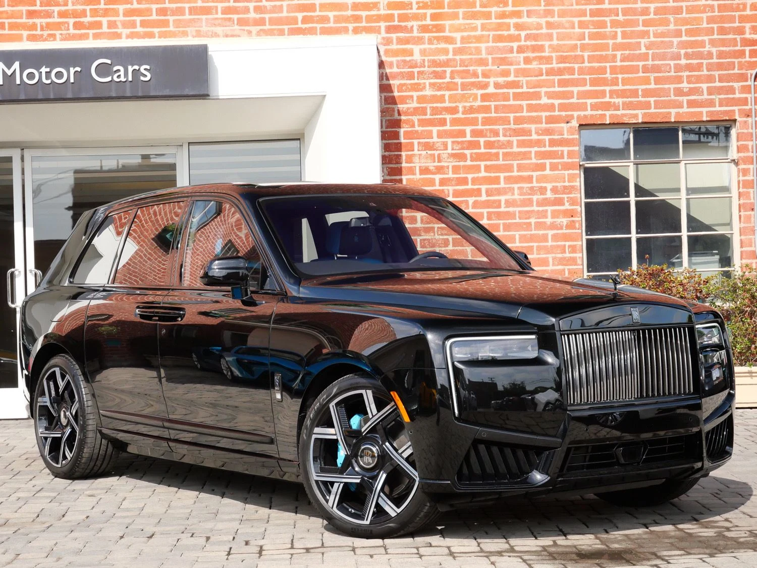 2027 Rolls-Royce Black Badge Cullinan for sale, exterior, Black