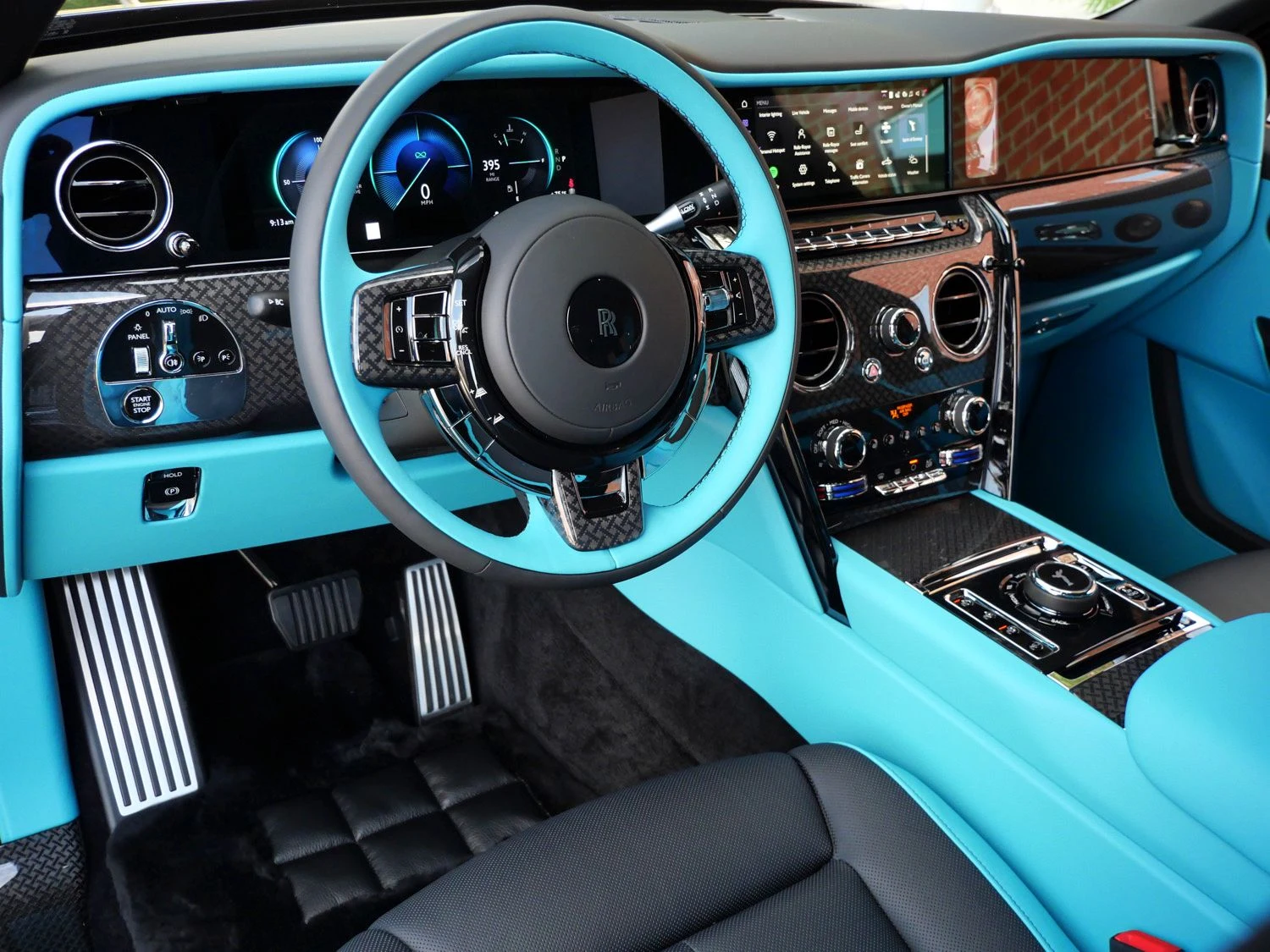 2027 Rolls-Royce Black Badge Cullinan interior, dashboard, Turchese