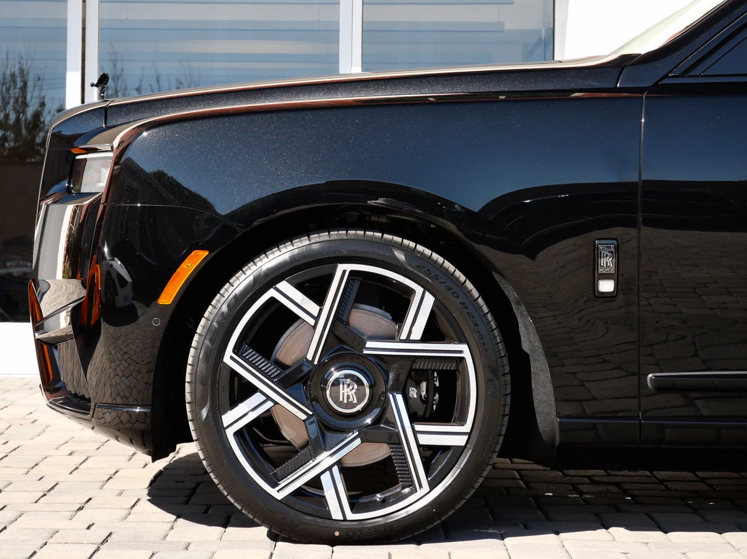 2027 Rolls-Royce Black Badge Cullinan wheel