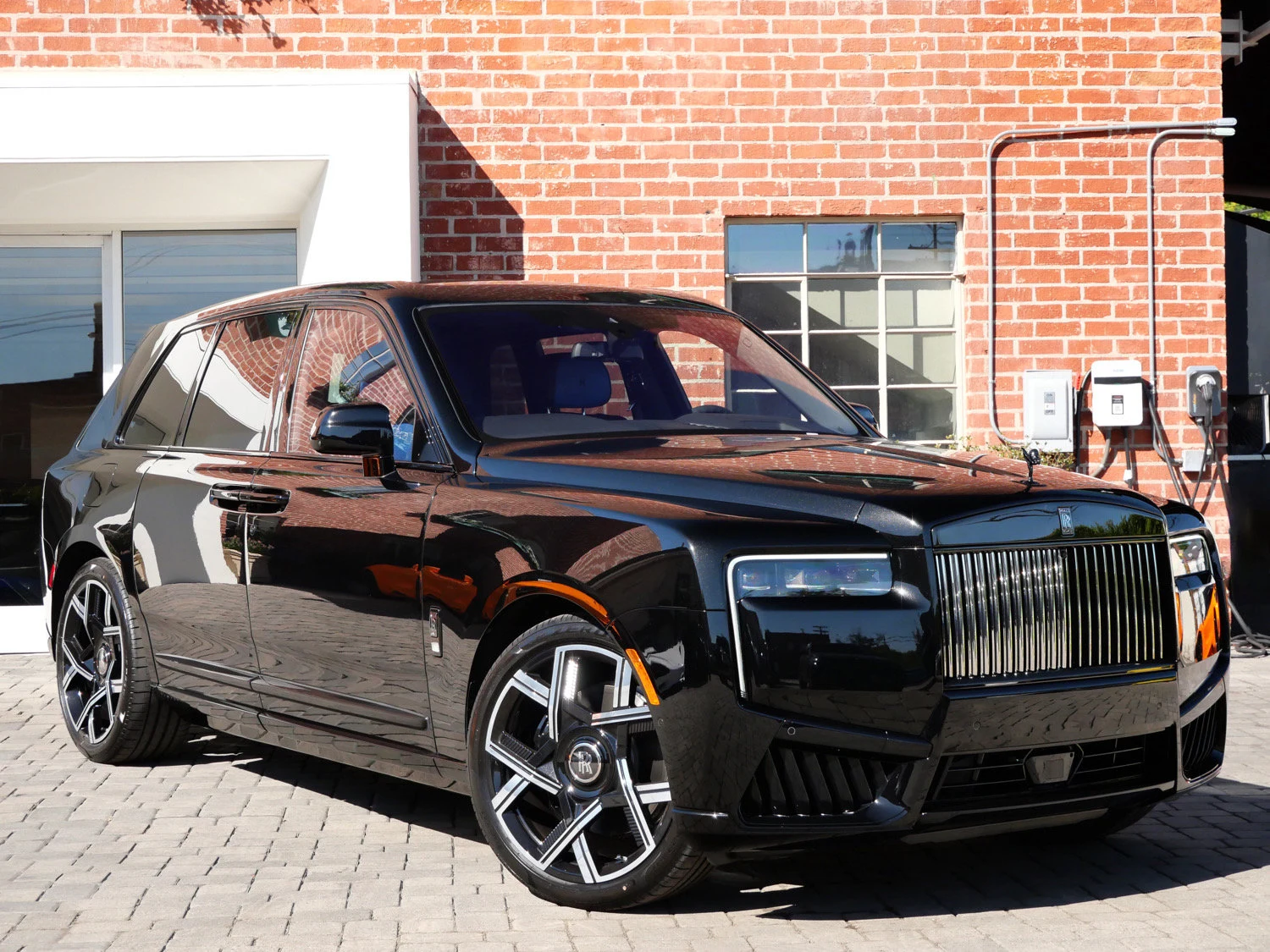 2027 Rolls-Royce Black Badge Cullinan for sale, exterior, Black