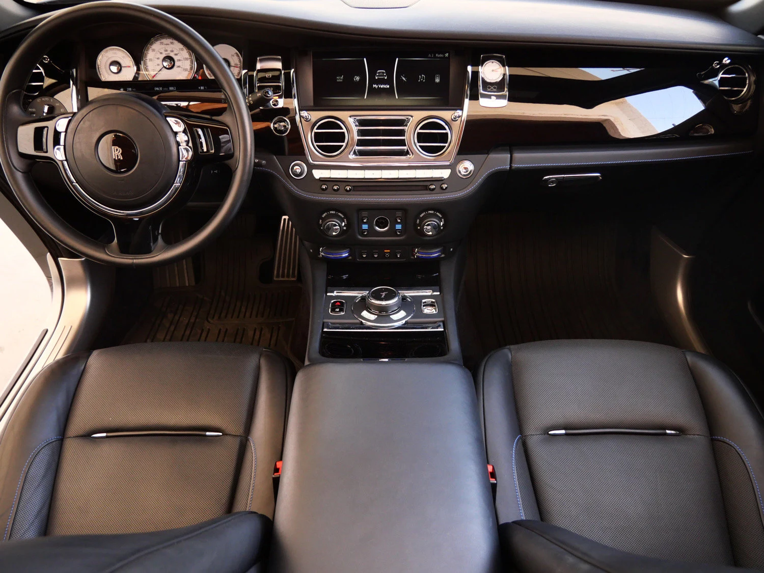 2018 Rolls-Royce Black Badge Dawn interior, Black