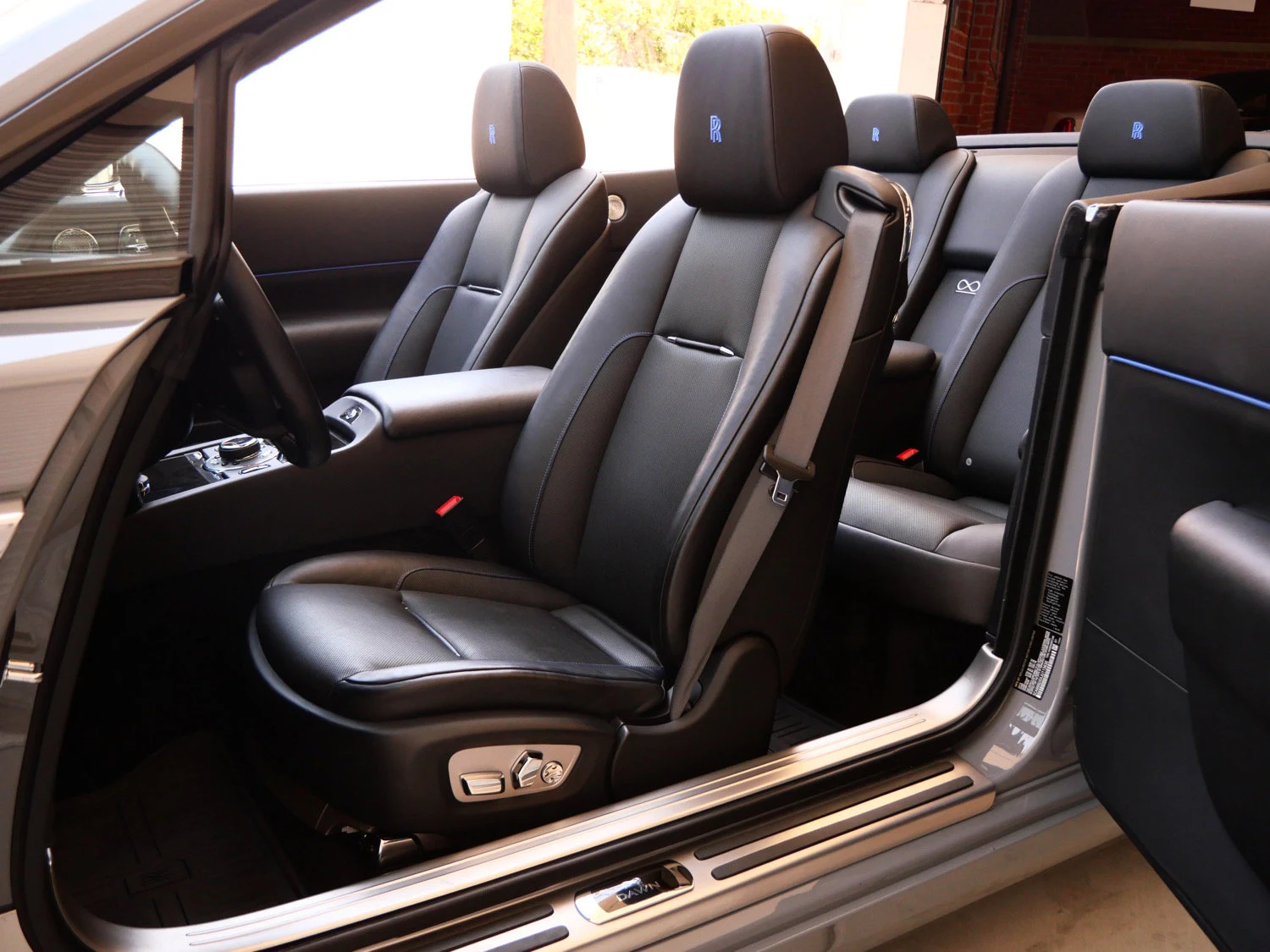 2018 Rolls-Royce Black Badge Dawn interior, seats, Black