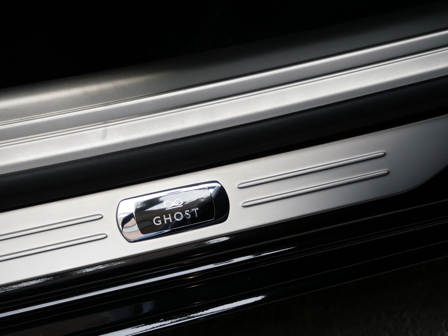 2019 Rolls-Royce Black Badge Ghost interior, door sill, Black