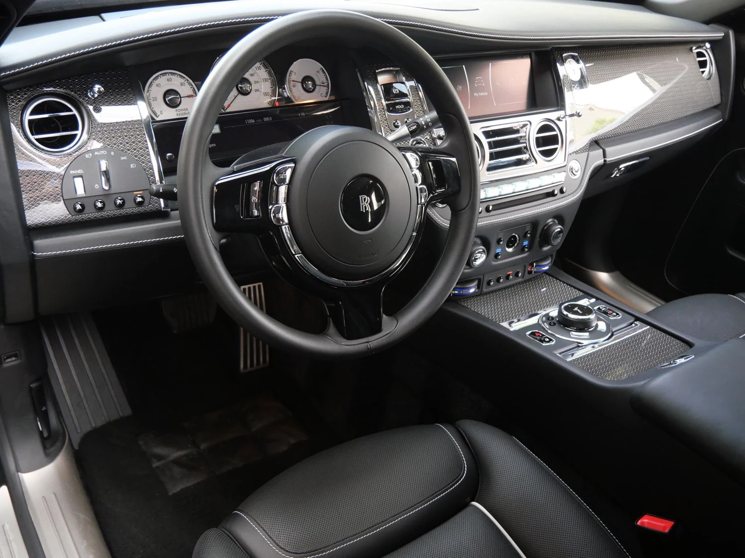 2019 Rolls-Royce Black Badge Ghost interior, dashboard, Black
