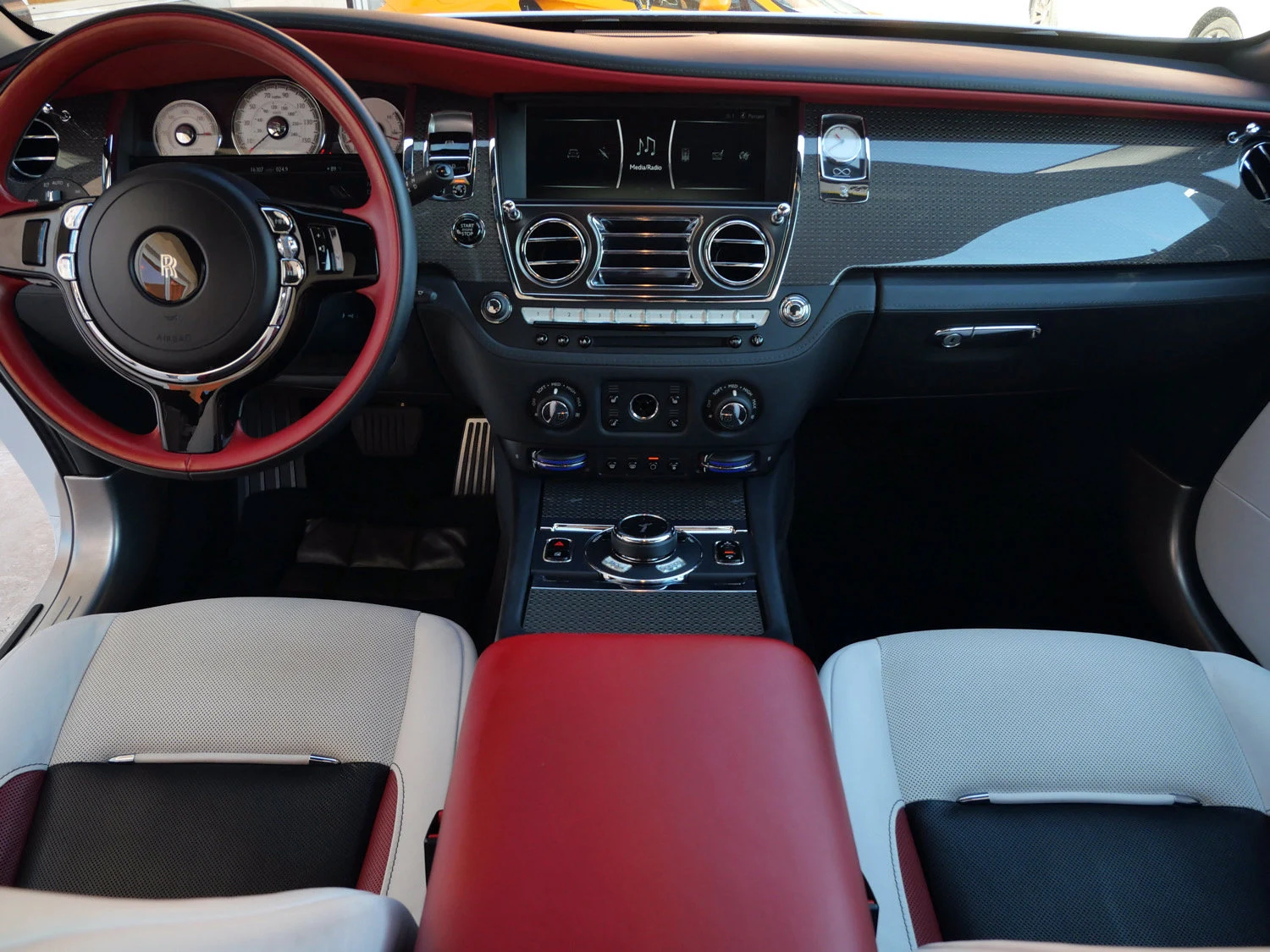 2021 Rolls-Royce Black Badge Wraith interior, Arctic White