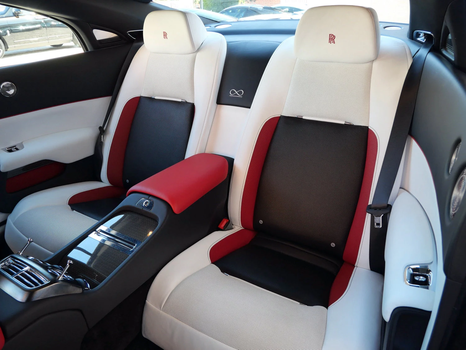 2021 Rolls-Royce Black Badge Wraith interior, seats, Arctic White
