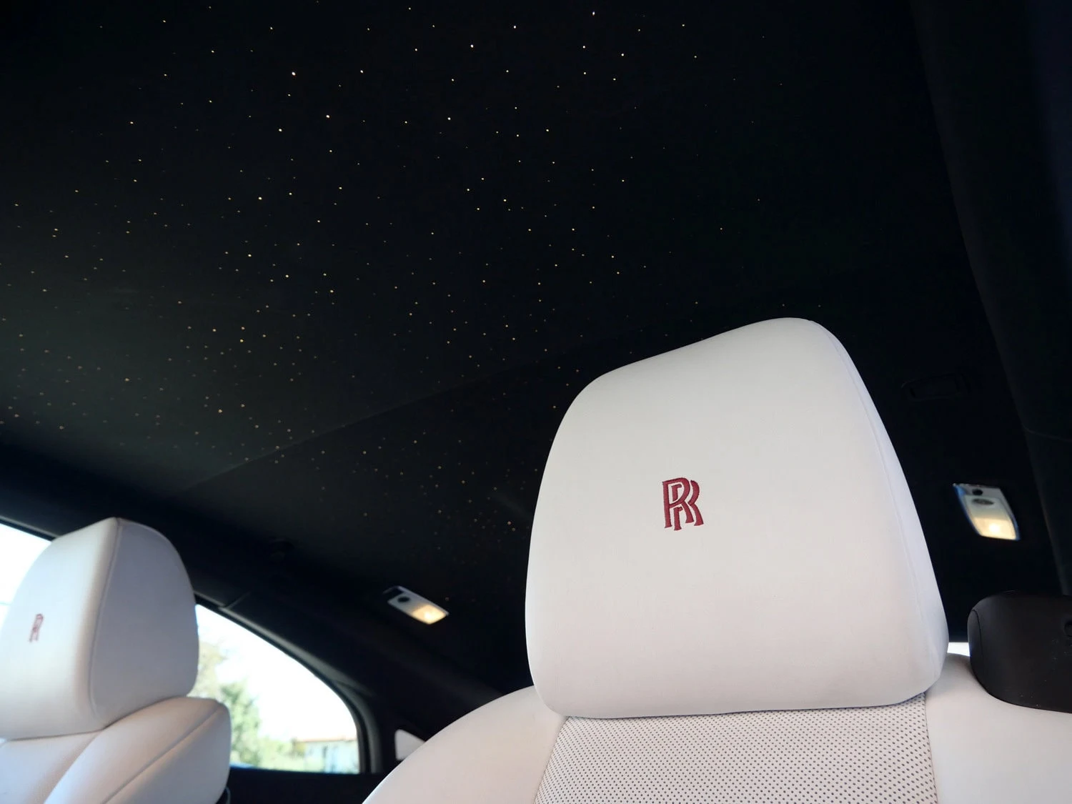 2021 Rolls-Royce Black Badge Wraith interior, seats, Arctic White