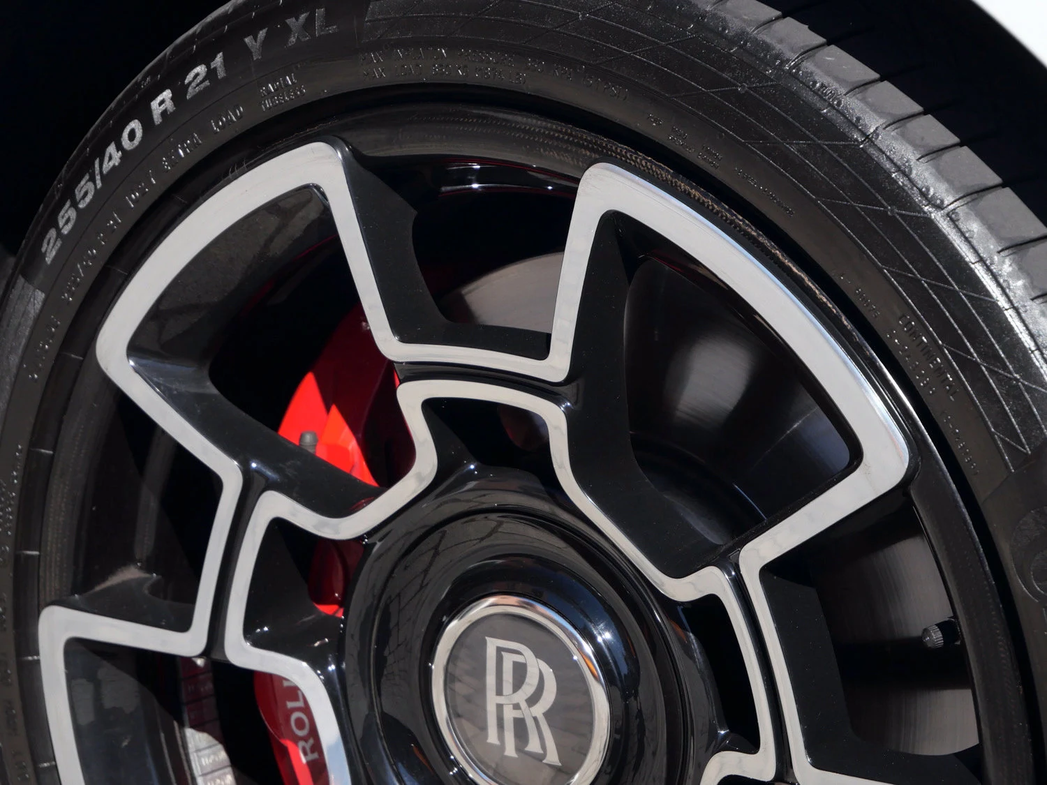 2021 Rolls-Royce Black Badge Wraith wheel