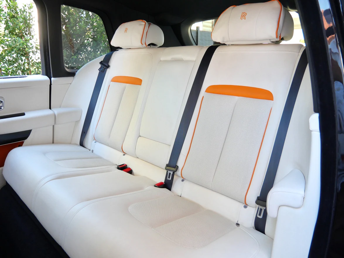 2022 Rolls-Royce Cullinan interior, seats, Grace White