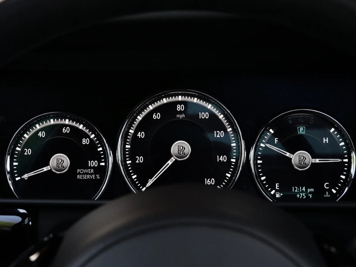 2022 Rolls-Royce Cullinan interior, Grace White