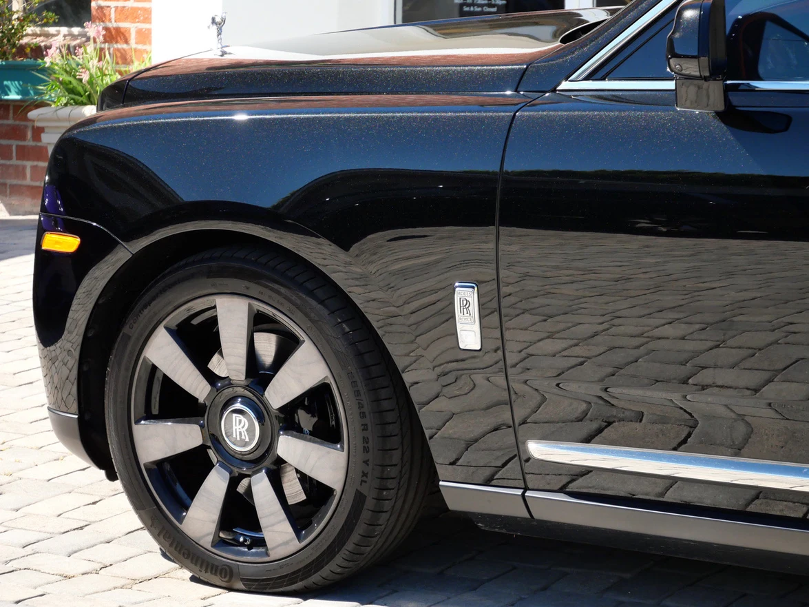 2022 Rolls-Royce Cullinan for sale, exterior, Black
