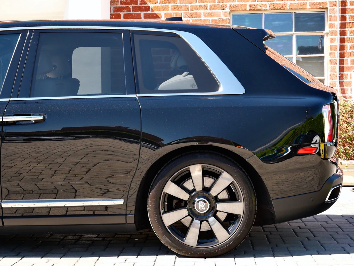 2022 Rolls-Royce Cullinan for sale, exterior, Black
