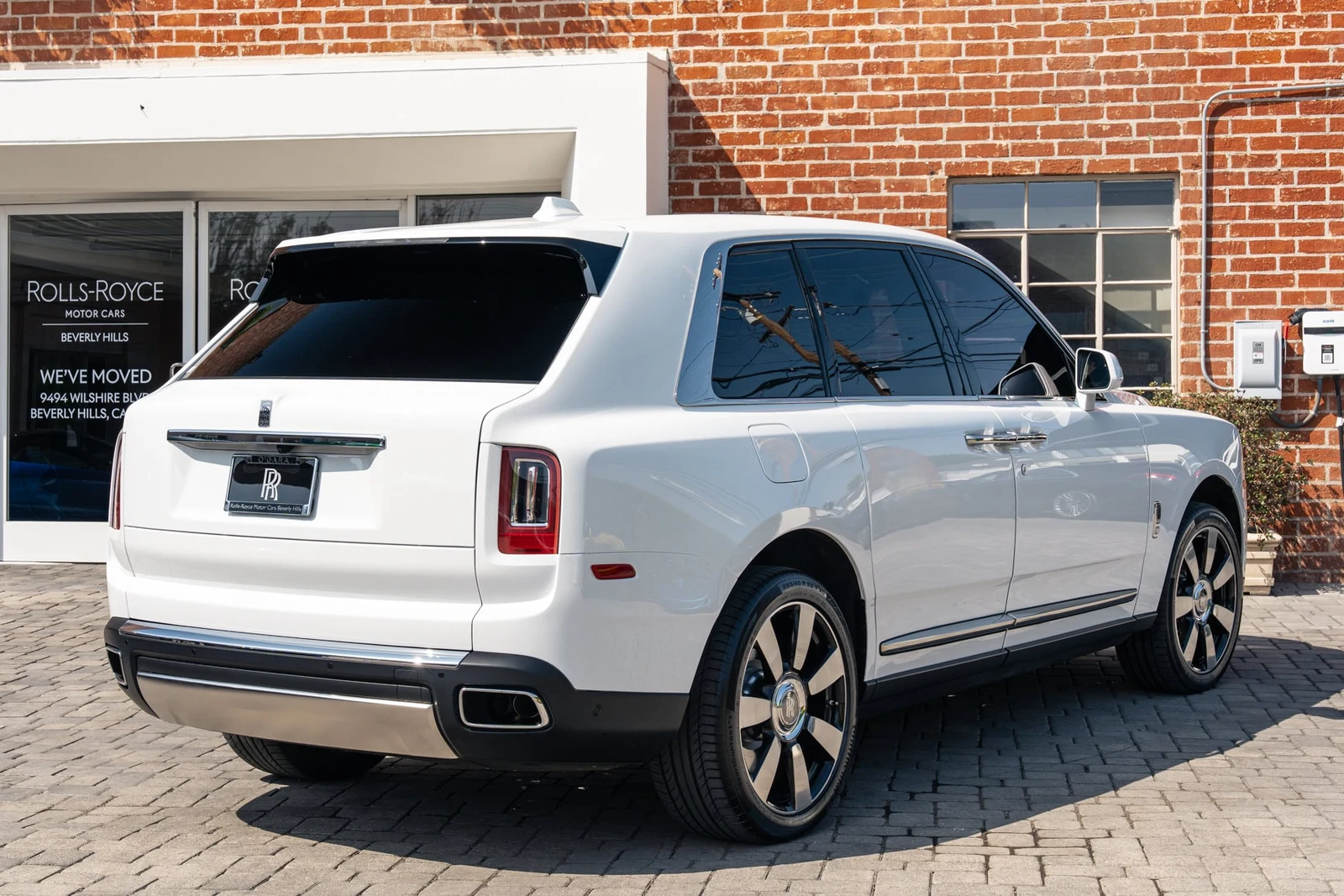 2023 Rolls-Royce Cullinan, rear three-quarter view, White