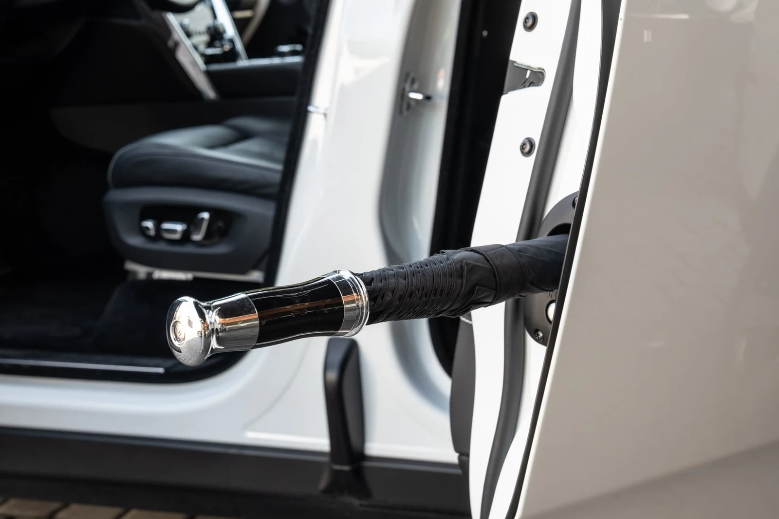 2023 Rolls-Royce Cullinan interior, door panel, Black